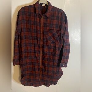 Women’s Hem & Thread Zip Front Lightweight Long Plaid Top, Small